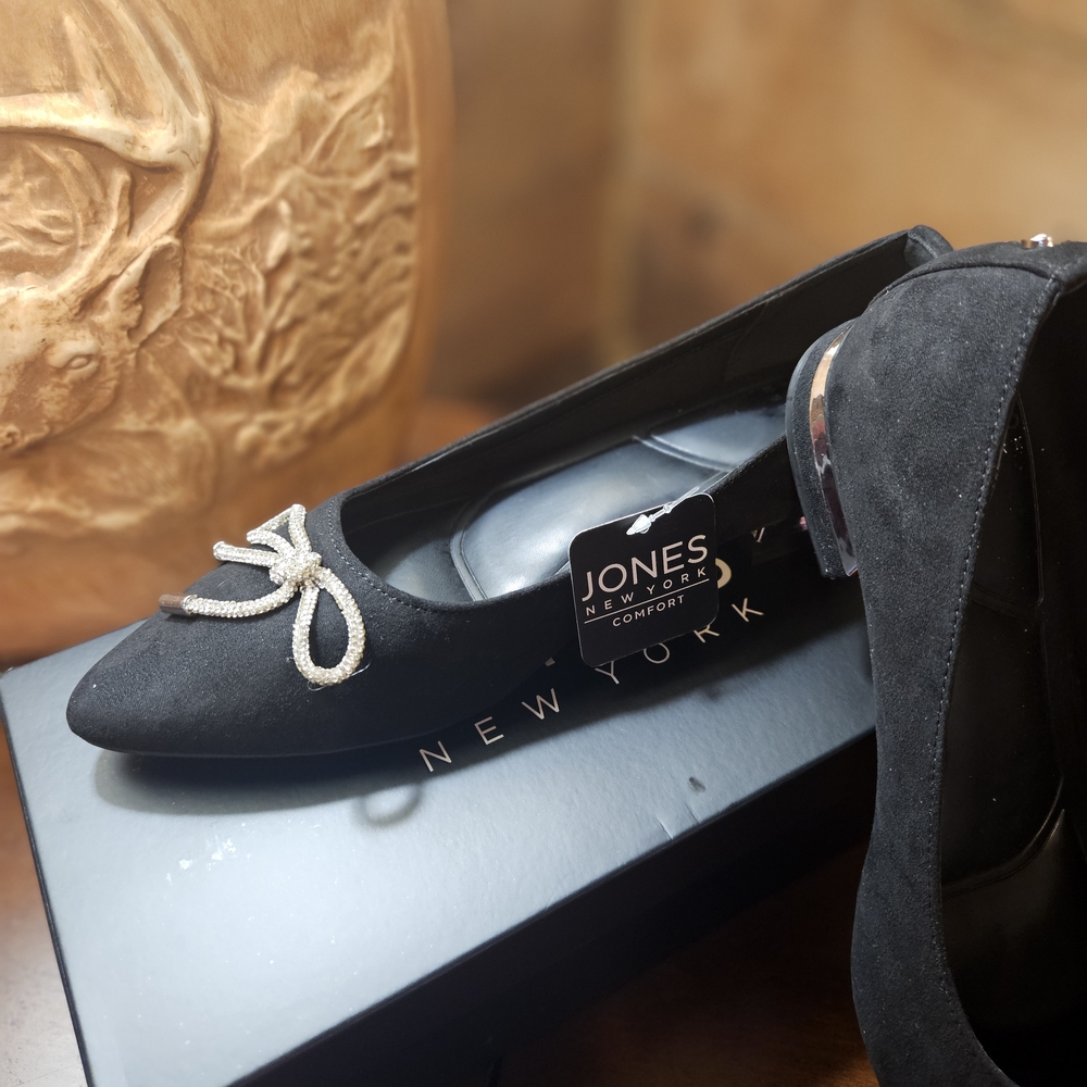 Jones New York Black Flats with Silver Detailing - Picture 4 of 12